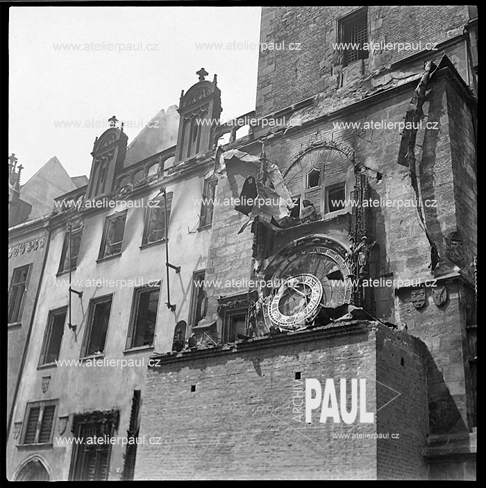 Staroměstská radnice po bombardování